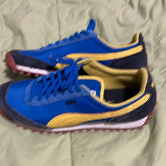 Mens pumas size 8.5 - Picture 2 of 8